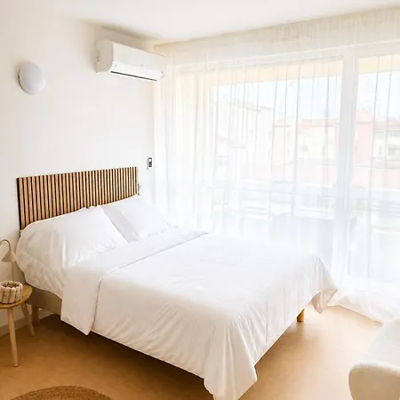 شقة Lvam - Cozy Renovated Ferris Wheel View Pool آجد